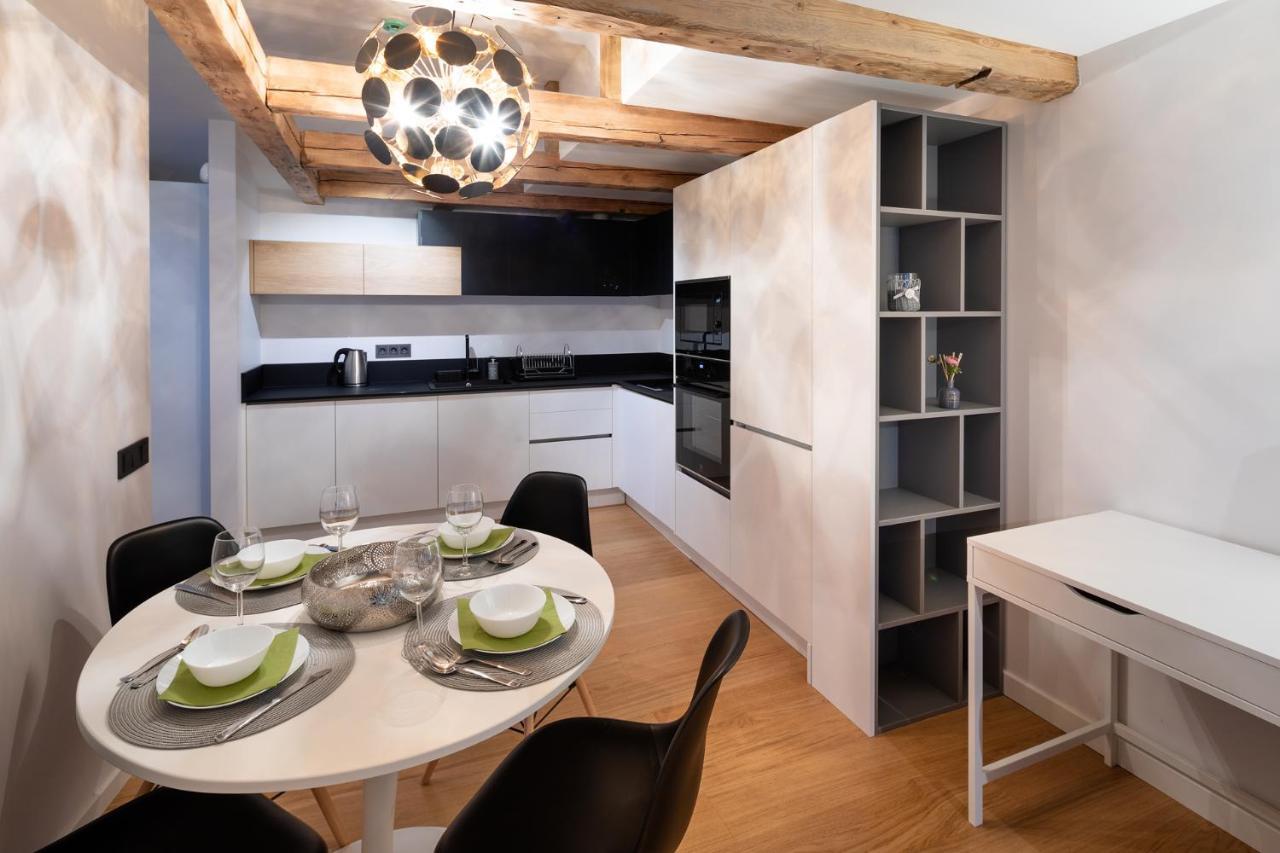 Merkela Loft Apartment Beside Vermanes Park Rīga Exterior foto